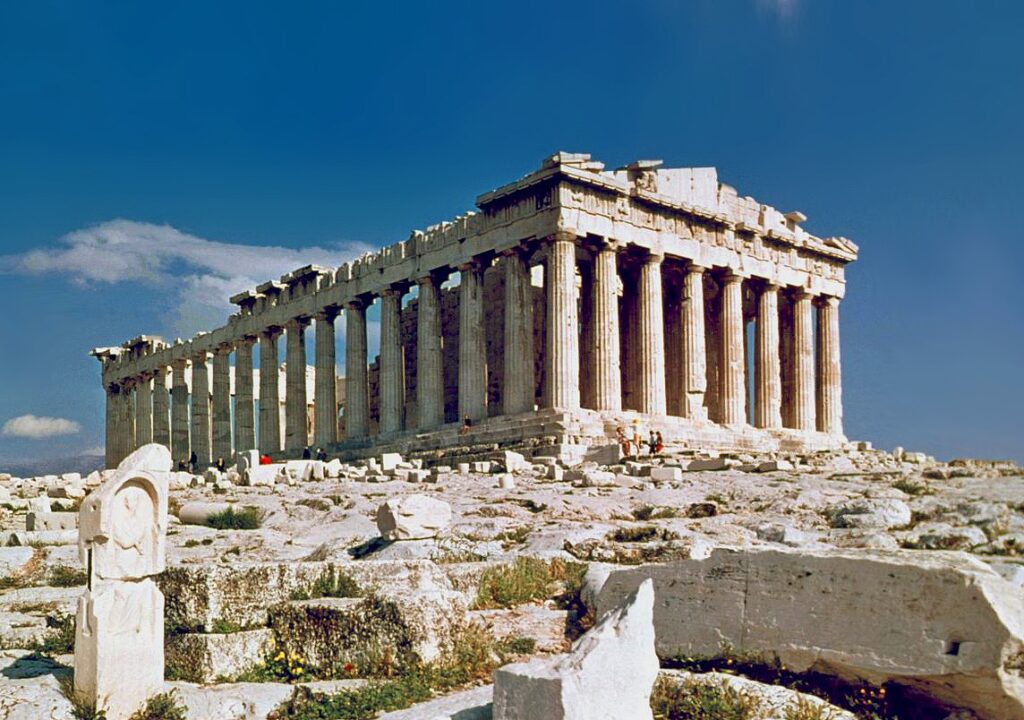 This image has an empty alt attribute; its file name is Greek-vs-Roman-Architecture-1024x720.jpg